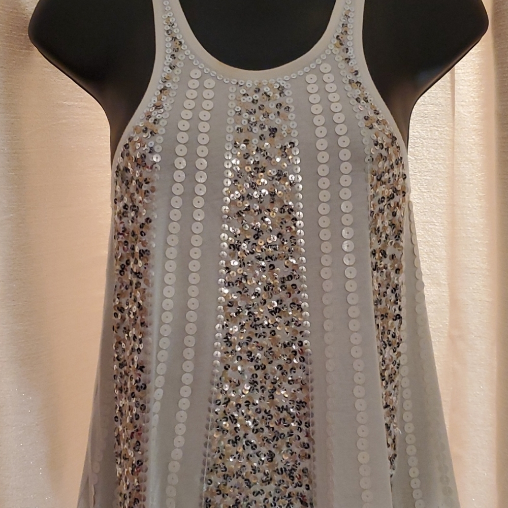 Express Tank Top - Picture 2 of 3
